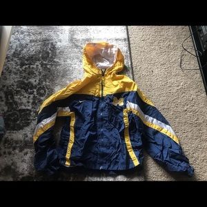 Nike UofM windbreaker children’s Large
